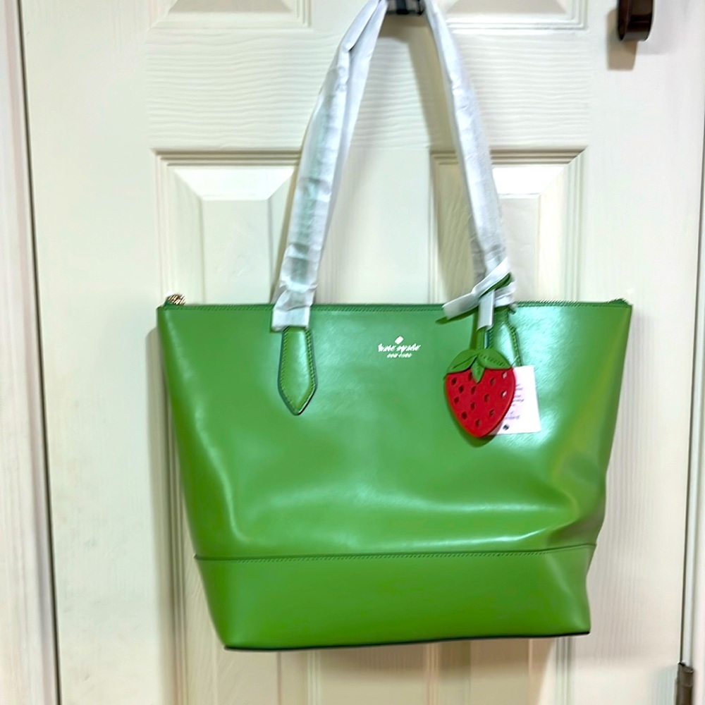 COPY - NWT Kate Spade Braelynn Tote in turaco green